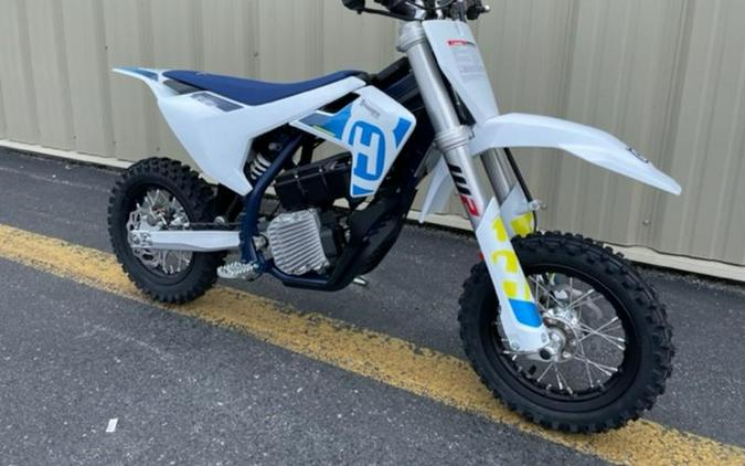 2024 Husqvarna® EE 3