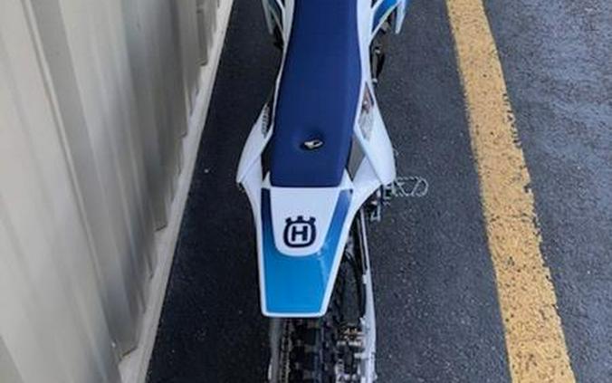 2024 Husqvarna® EE 5