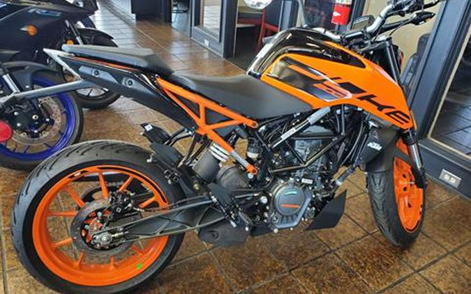 2023 KTM 200 Duke