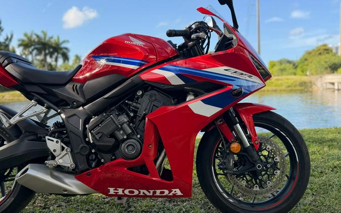 2025 Honda CBR650R E-Clutch