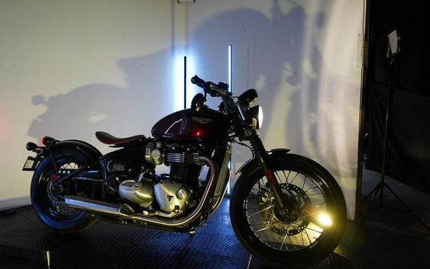 2018 Triumph Bonneville Bobber Morello Red