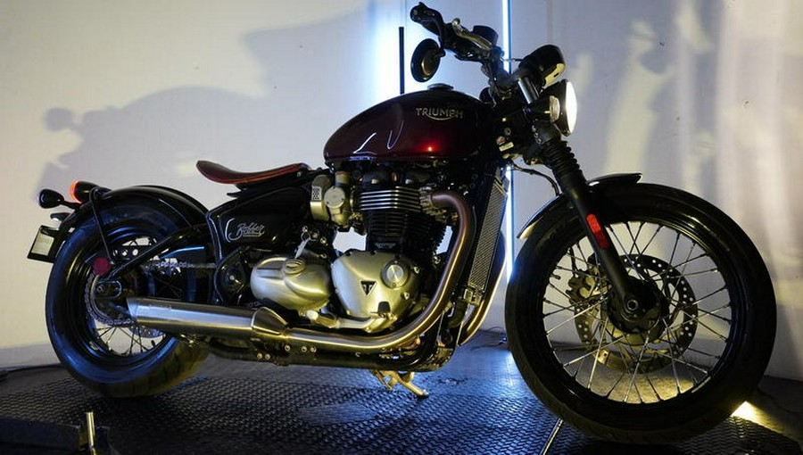 2018 Triumph Bonneville Bobber Morello Red