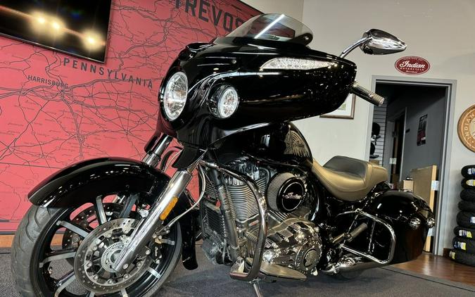 2017 Indian Motorcycle® Chieftain® Limited Thunder Black