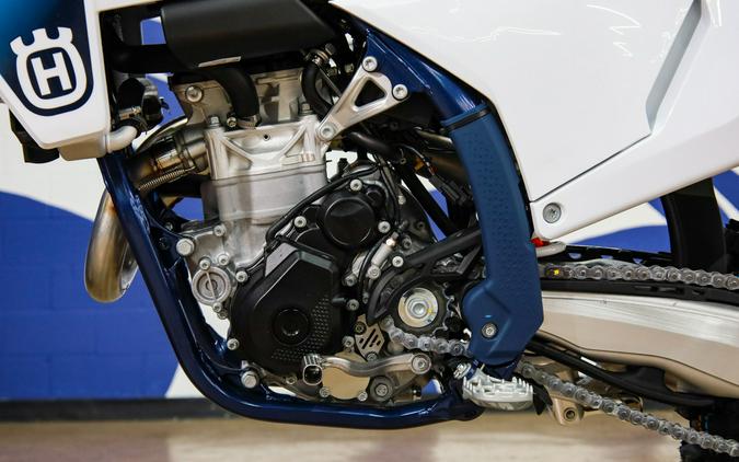 2025 FC 350 - Husqvarna Motorcycles