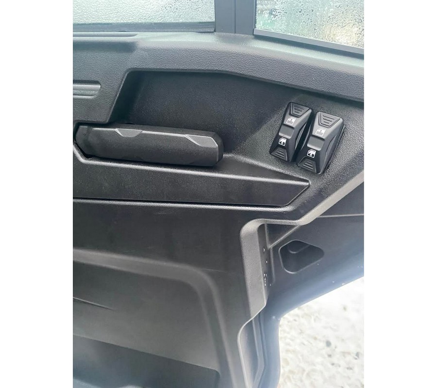 2026 Can-Am Defender XT CAB HD11