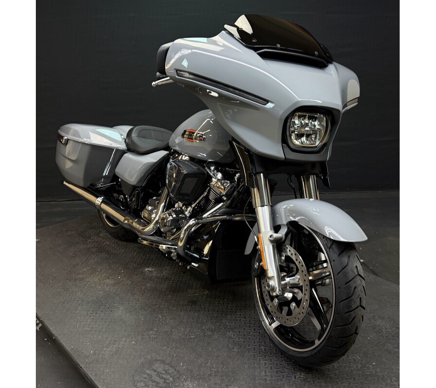 Harley-Davidson® Street Glide® 2026 FLHX DRK BILIARD GRY