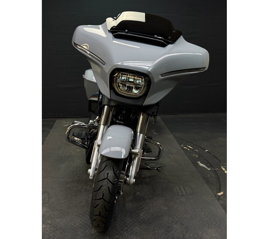 Harley-Davidson® Street Glide® 2026 FLHX DRK BILIARD GRY