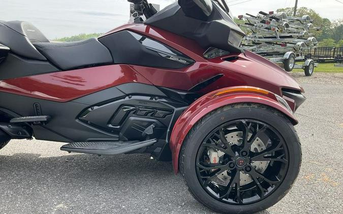 2024 Can-Am® Spyder RT Limited Dark Wheels