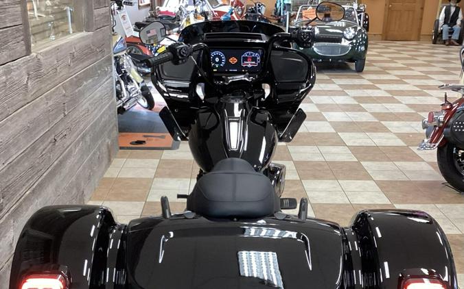 2026 Harley-Davidson® Road Glide 3 Vivid Black