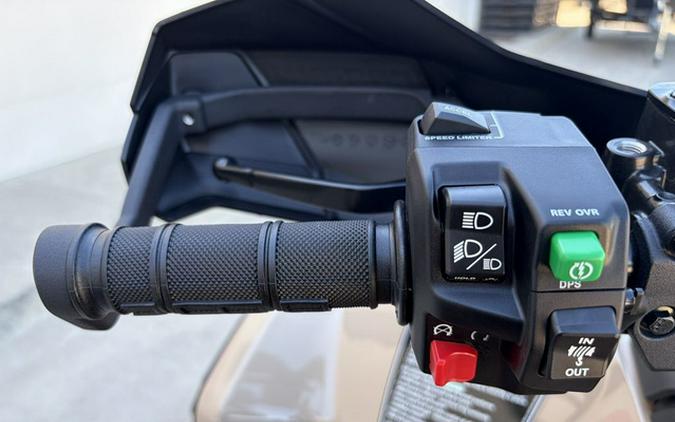 2027 Can-Am Outlander MAX PRO DPS HD7