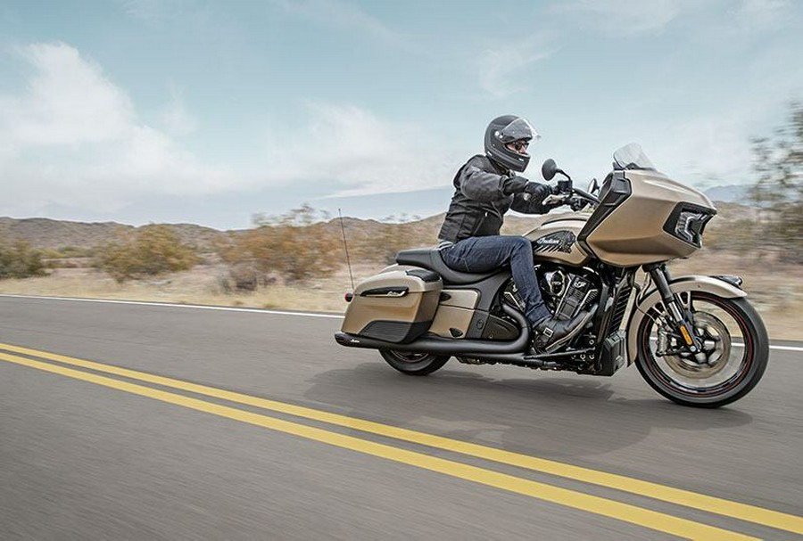 2020 Indian Motorcycle Challenger® Dark Horse®