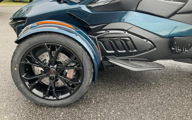 2024 Can-Am® Spyder RT Limited Dark Wheels