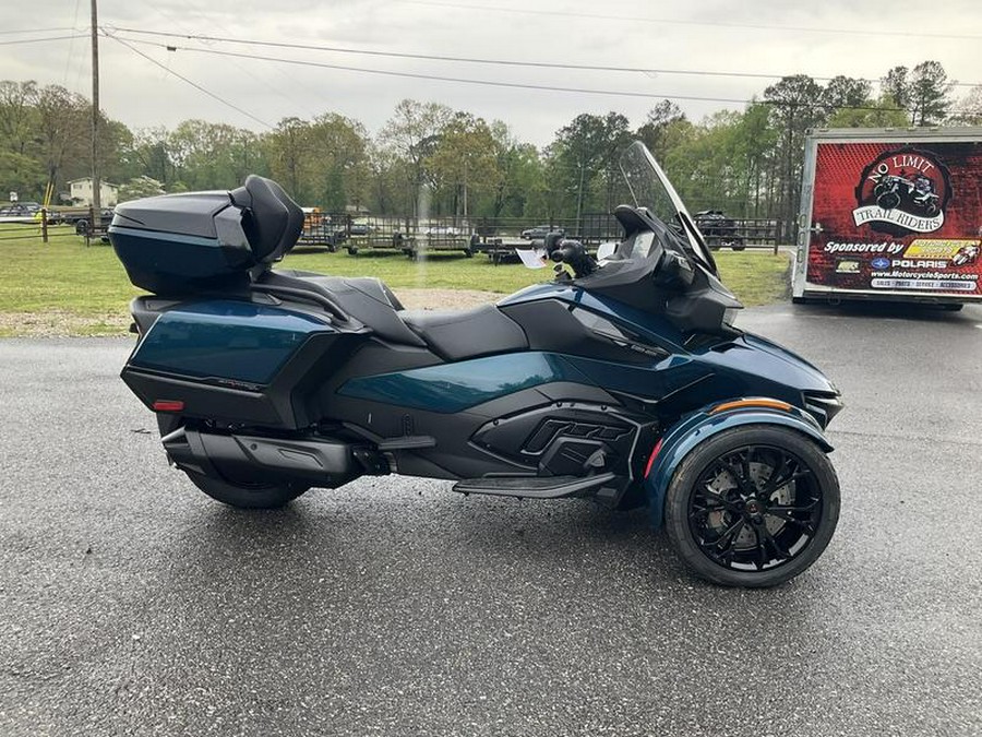 2024 Can-Am® Spyder RT Limited Dark Wheels