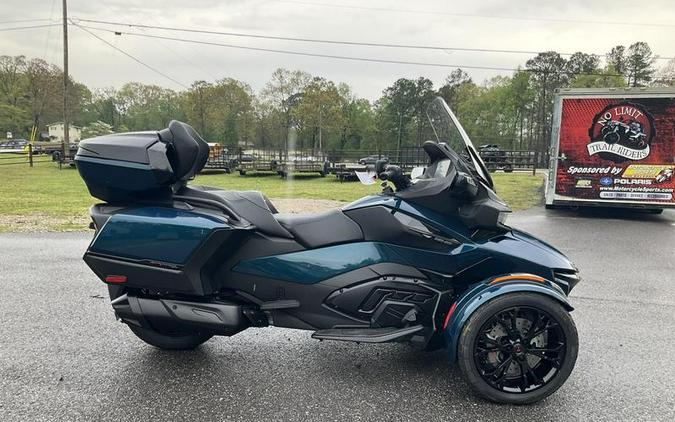 2024 Can-Am® Spyder RT Limited Dark Wheels