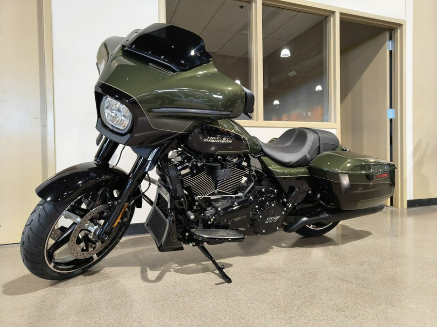 2026 Harley-Davidson® Street Glide® Olive Steel Metallic - Black
