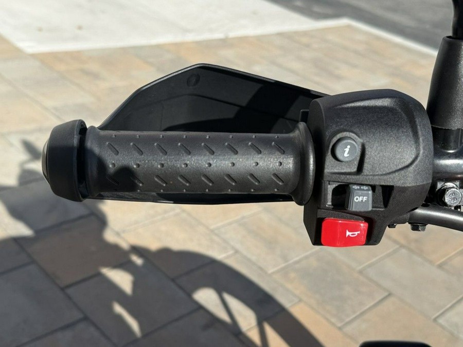 2026 Triumph Scrambler 400 X Baja Orange/Aluminium