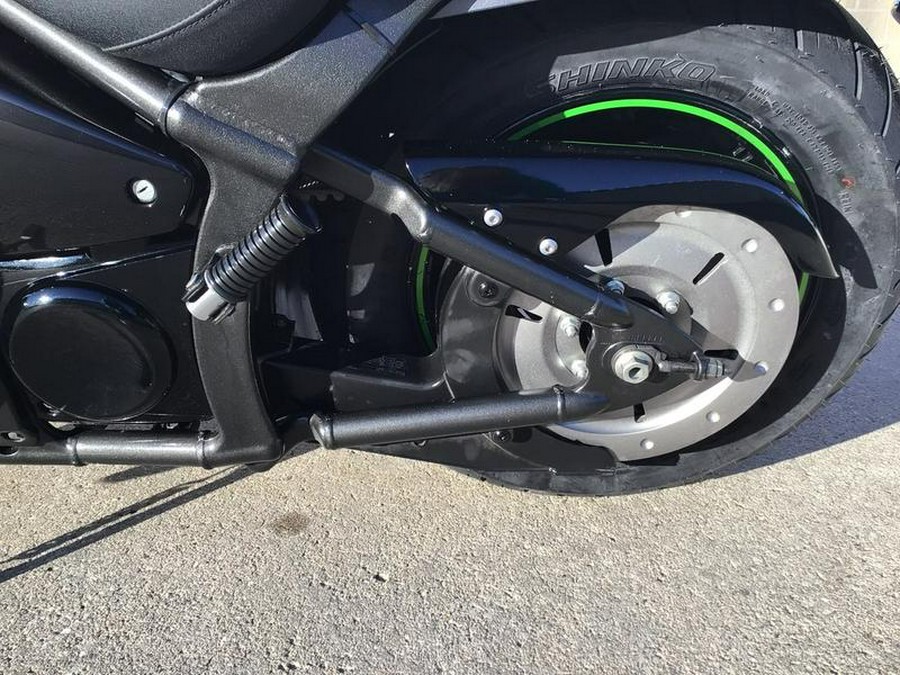 2013 Kawasaki Vulcan® 900 Custom