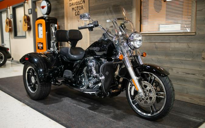 2015 Freewheeler (FLRT)