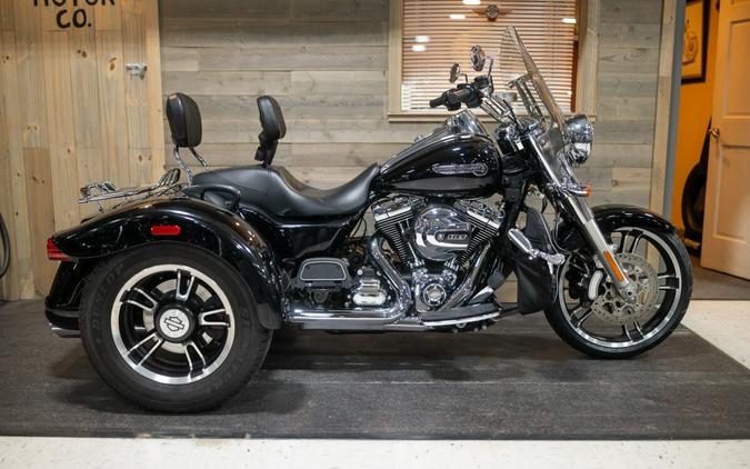 2015 Freewheeler (FLRT)