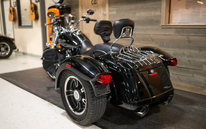 2015 Freewheeler (FLRT)