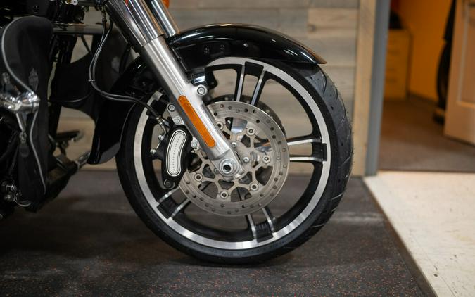 2015 Freewheeler (FLRT)