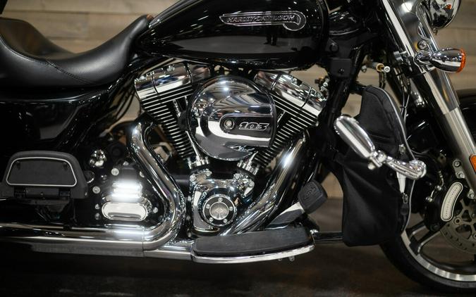 2015 Freewheeler (FLRT)