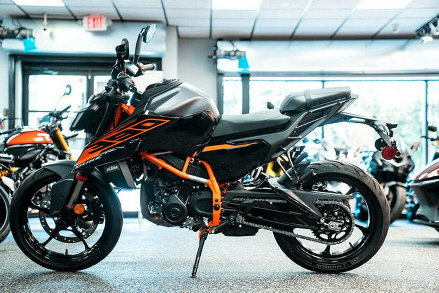 2026 KTM Duke 390