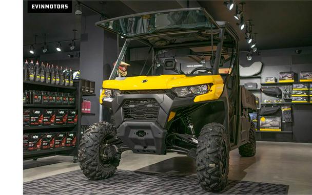 2022 Can-Am Defender DPS™ HD10