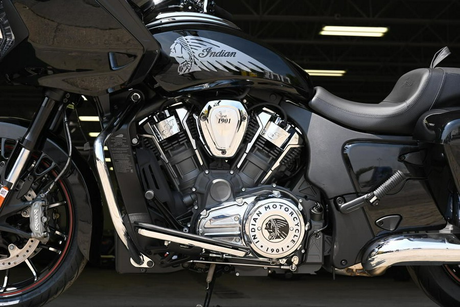 2023 Indian Motorcycle® Challenger® Limited Black Metallic