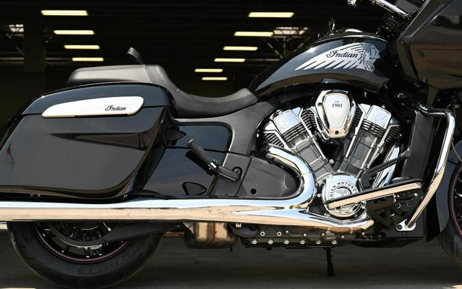 2023 Indian Motorcycle® Challenger® Limited Black Metallic