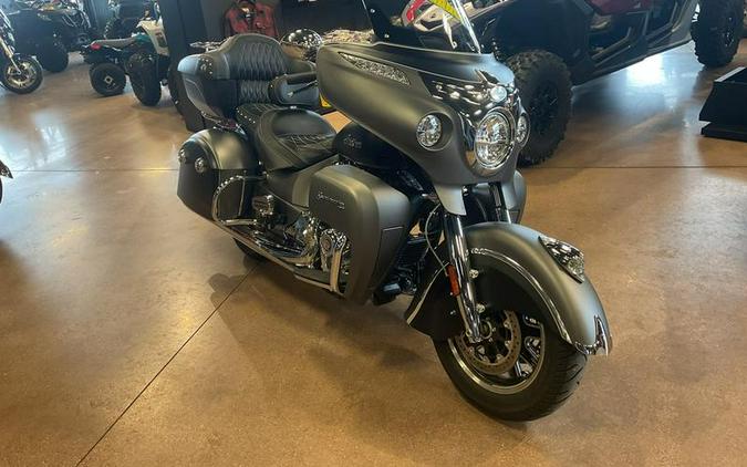 2019 Indian Motorcycle® Roadmaster® Steel Gray Smoke / Thunder Black Smoke