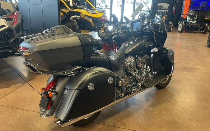 2019 Indian Motorcycle® Roadmaster® Steel Gray Smoke / Thunder Black Smoke