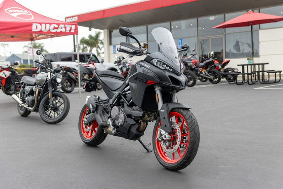 2023 Ducati Multistrada V2 S Thrilling Black & Street Grey