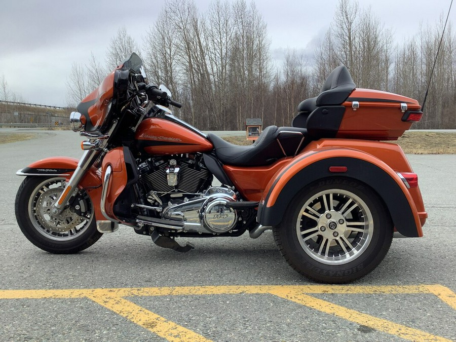 2019 Harley-Davidson® Tri Glide® Ultra Scorched