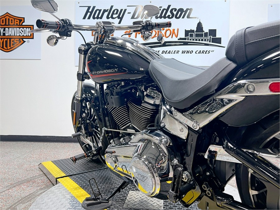 2023 Harley-Davidson Breakout FXBR 414 Miles Vivid Black