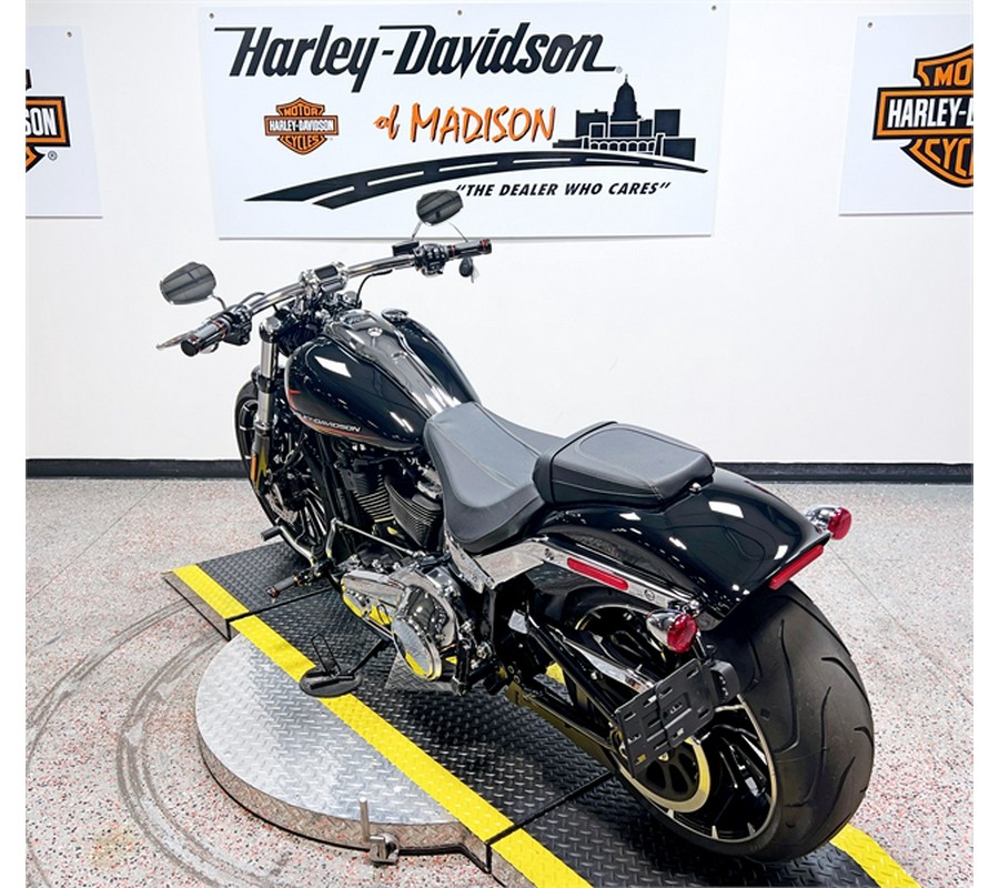 2023 Harley-Davidson Breakout FXBR 414 Miles Vivid Black