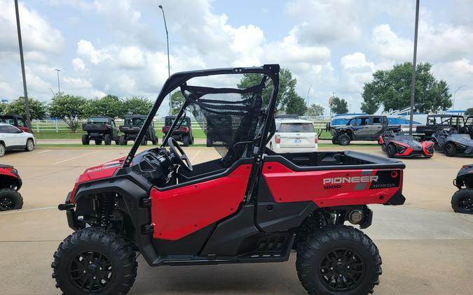 2024 Honda Pioneer 1000 Deluxe