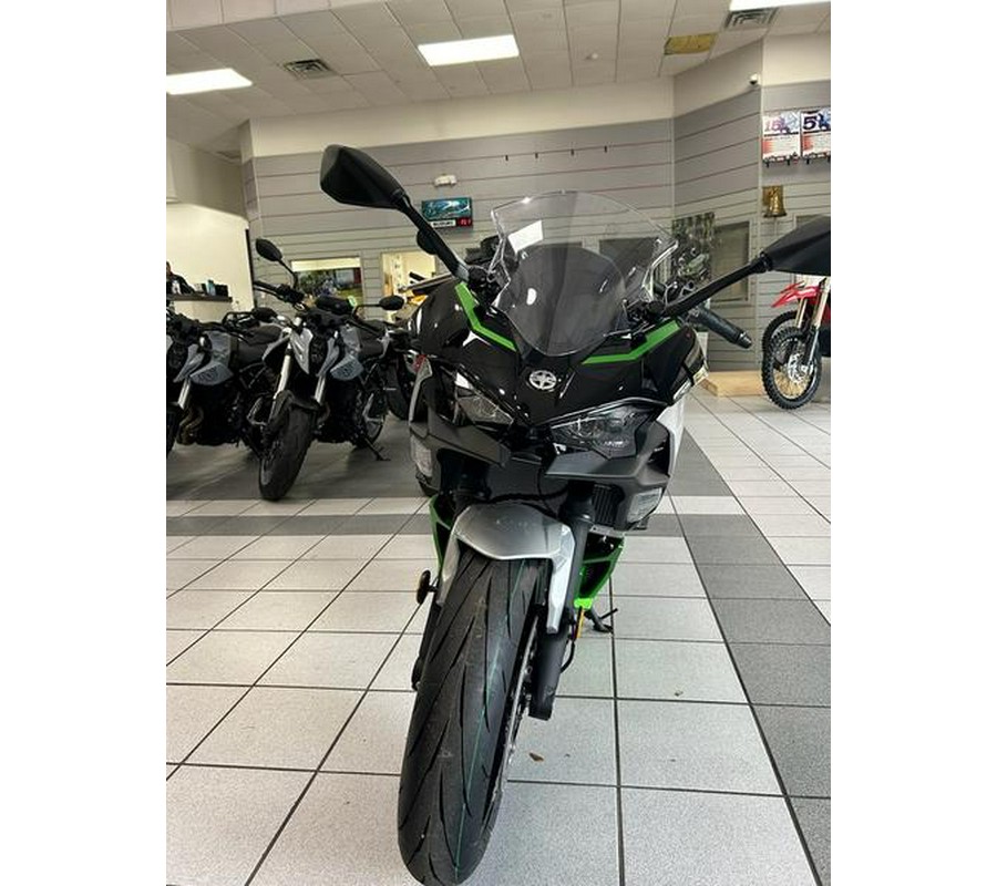 2024 Kawasaki Ninja® 7 Hybrid ABS