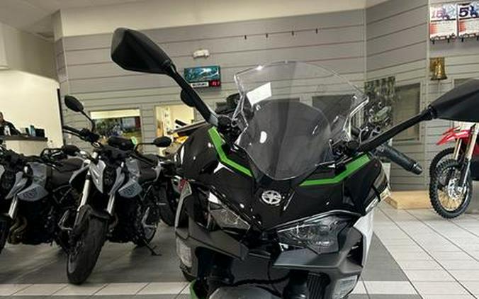 2024 Kawasaki Ninja® 7 Hybrid ABS