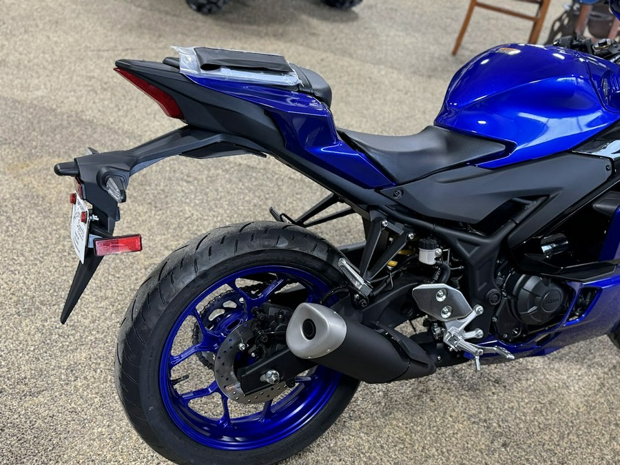 2025 Yamaha YZF-R3 ABS
