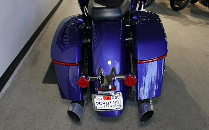 2022 Indian Motorcycle® Challenger® Limited Spirit Blue Metallic/Black Metallic