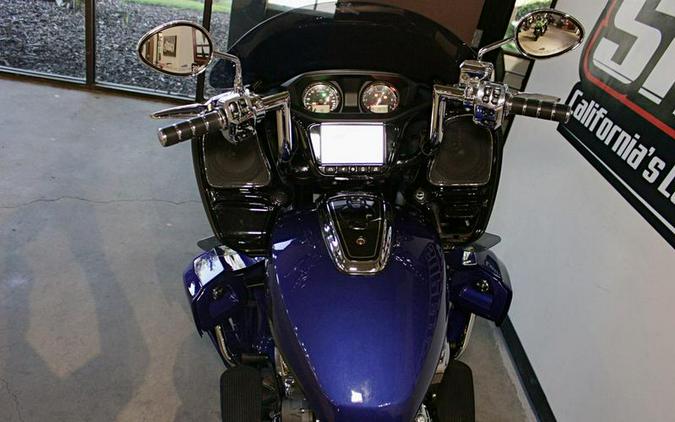 2022 Indian Motorcycle® Challenger® Limited Spirit Blue Metallic/Black Metallic