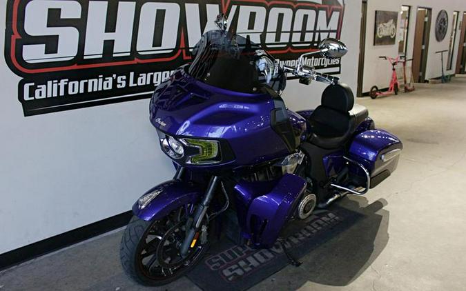 2022 Indian Motorcycle® Challenger® Limited Spirit Blue Metallic/Black Metallic