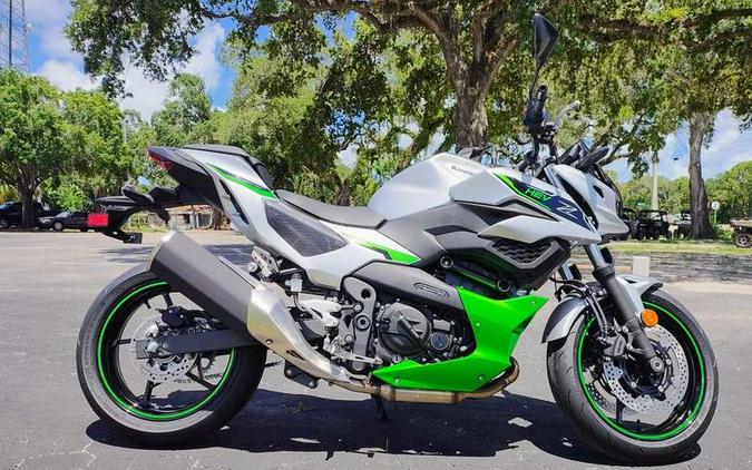 2024 Kawasaki Z7 Hybrid ABS