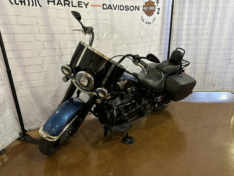 2018 Harley-Davidson 115th Anniversary Heritage Classic 114 FLHCSANV Lgnd Blue/Vvd Black