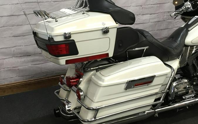 2003 Harley-Davidson Electra Glide® Ultra Classic® White Gold Pearl FLHTCUI