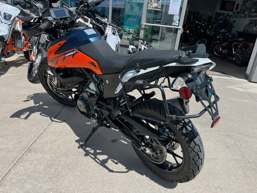 2022 KTM Adventure 390