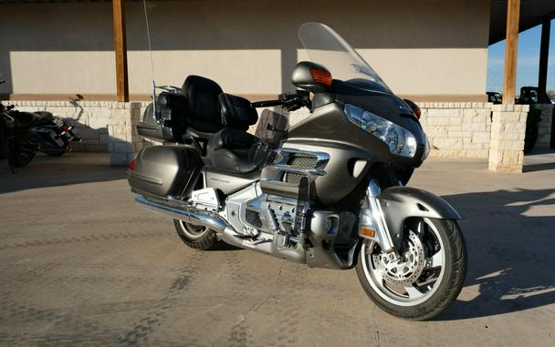 2010 HONDA GOLD WING WITH AUDIO COMFORT