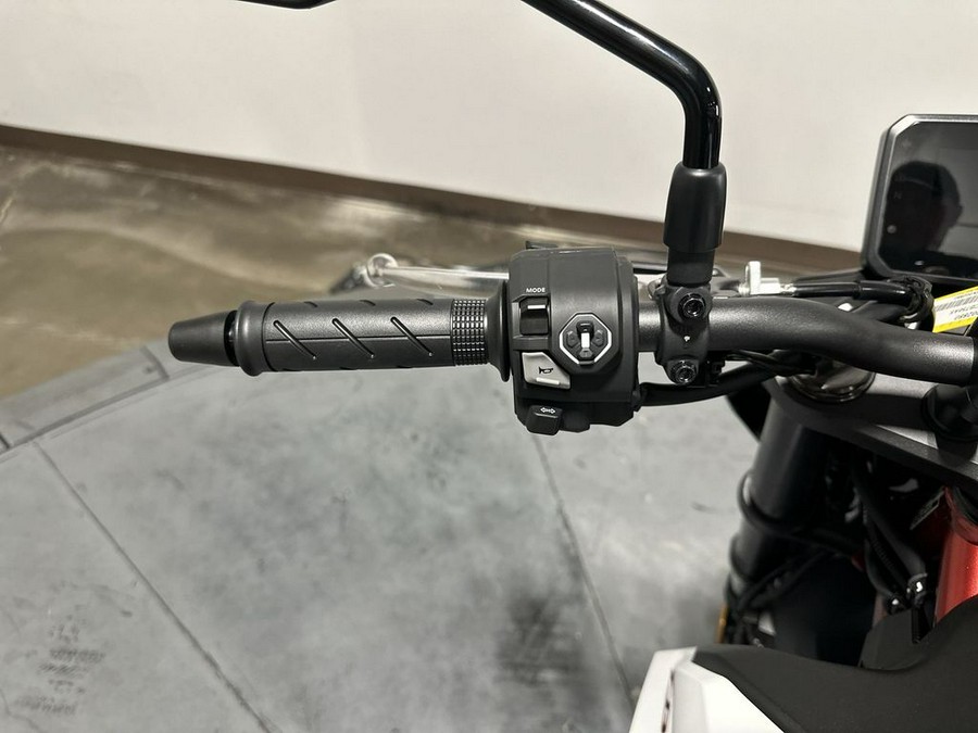 2025 Honda CB750 Hornet Base