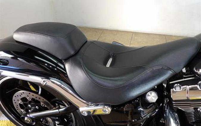 2015 Harley-Davidson Breakout®